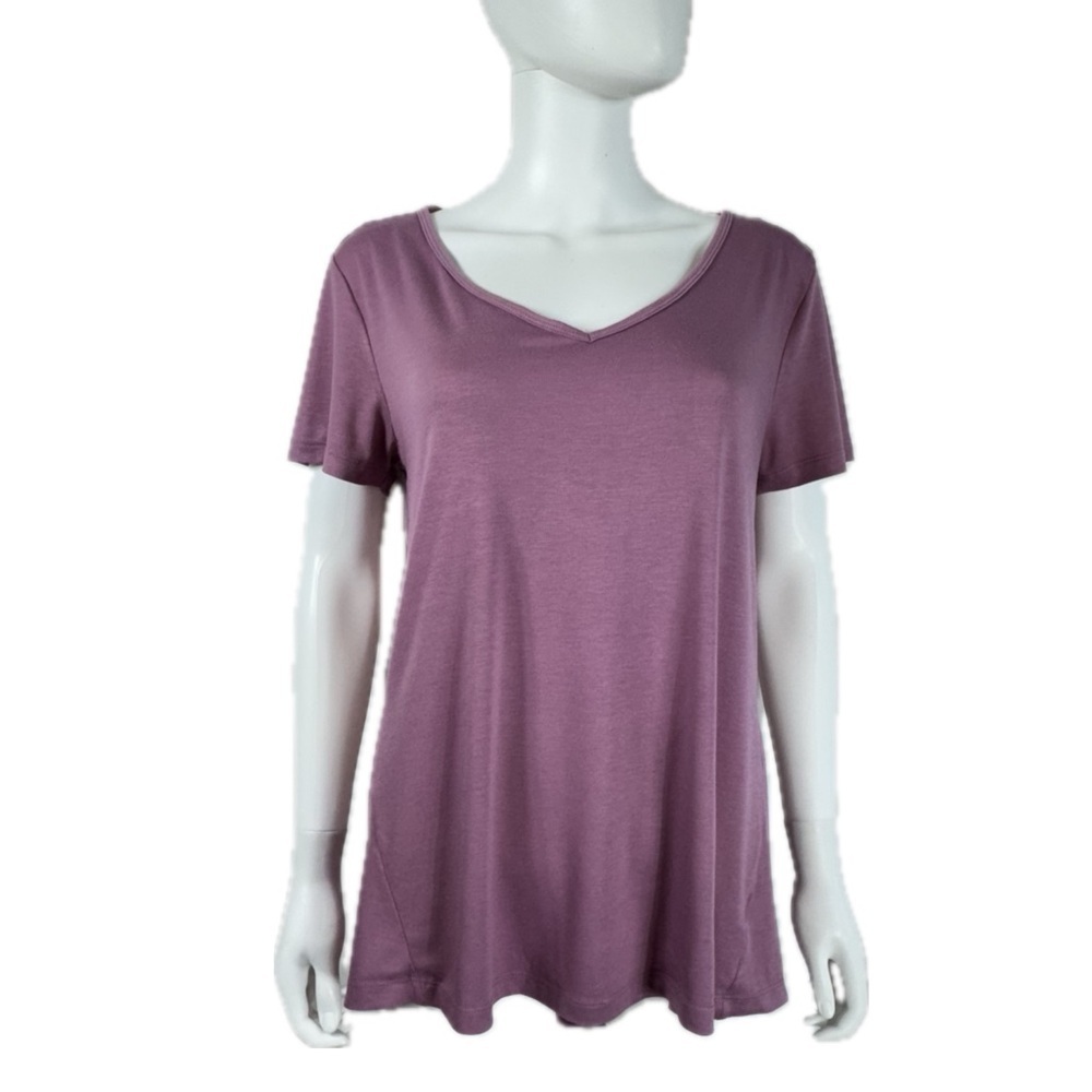 bcg Lavender Open Back V-Neck Swing Fit Tee